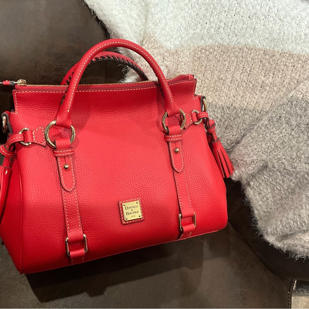 🌶️ 🌶️🌶️NWT Dooney & Bourke pebbled Leather Satchel in Pepper SOLD OUT COLOR!!